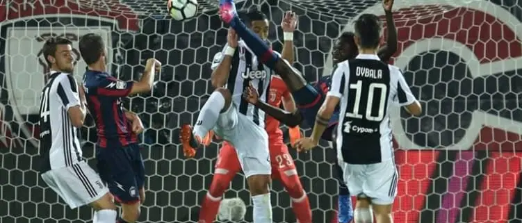 SERIE B | Crotone, dalla rovesciata alla Juve alla lotta salvezza: Simy un anno dopo