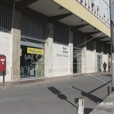 Reddito di cittadinanza, a Cosenza nessun assalto