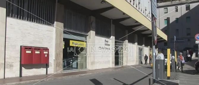 Reddito di cittadinanza, a Cosenza nessun assalto