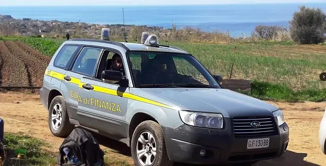 Dodici lavoratori in nero nei campi di cipolla a Briatico, sanzioni