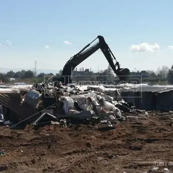 San Ferdinando, continua l’abbattimento della baraccopoli