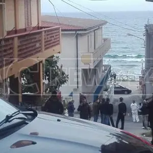 Ancora sangue nel Crotonese, ucciso imprenditore sull’uscio di casa