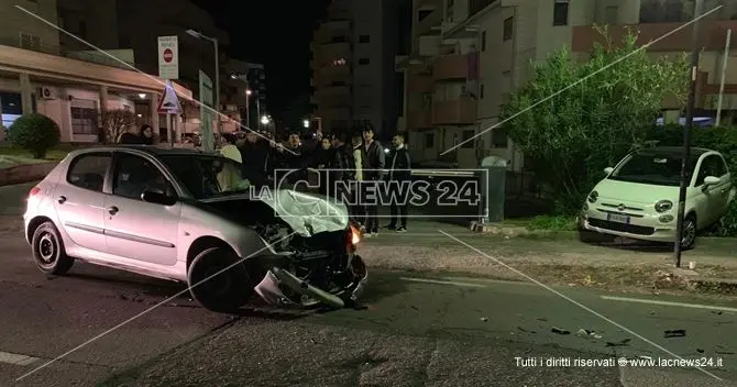 Violento impatto nella notte a Commenda di Rende