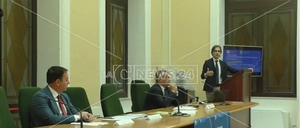 Reggio e Messina unite nell'area integrata dello Stretto