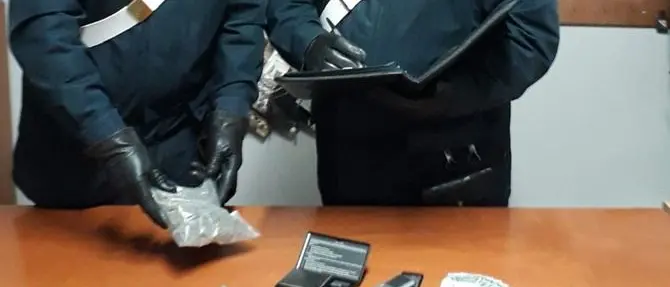 Belvedere Marittimo, giovane commerciante arrestato per droga