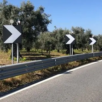 Statale 106, rubate le batterie dei lampeggiatori di sicurezza