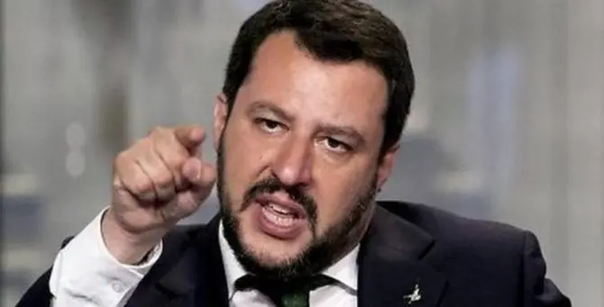 Tentato femminicidio a Reggio, Salvini: «Quello str… in galera a vita»