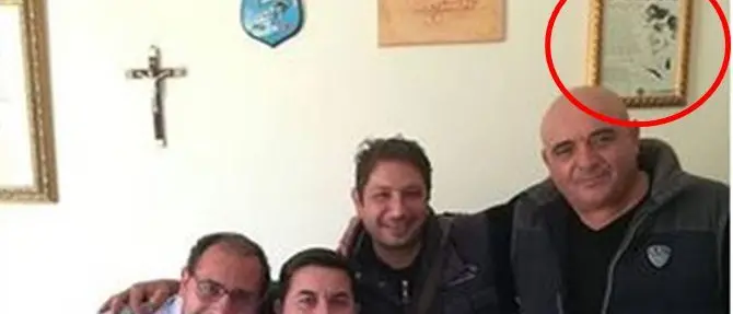 «Via il giuramento nazista». Il sindaco di Condofuri ubbidisce al prefetto