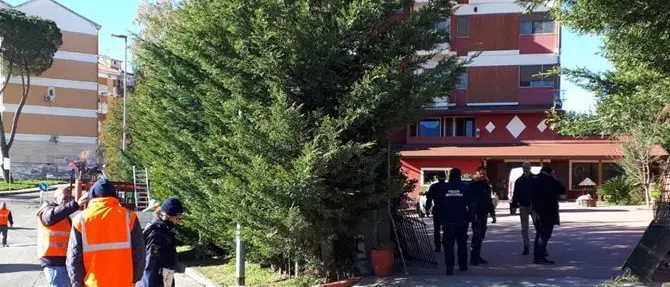 Cosenza, abbattuto il manufatto abusivo denunciato da Striscia