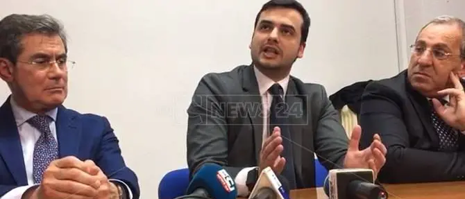 Il sottosegretario Sibilia a Locri: «Obiettivo? Ripristinare la normalità»