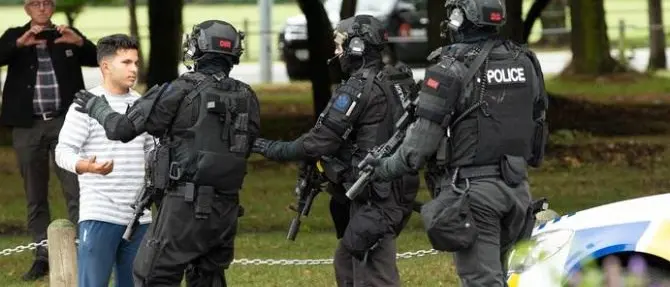 Strage in due moschee, 49 morti