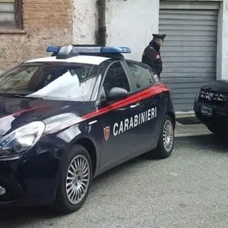 Rapinano una gioielleria e portano via 10mila euro: in manette due minori