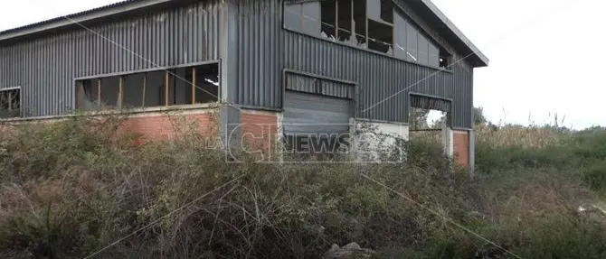 A Gioia Tauro una bomba ecologica nel sito di proprietà della Regione