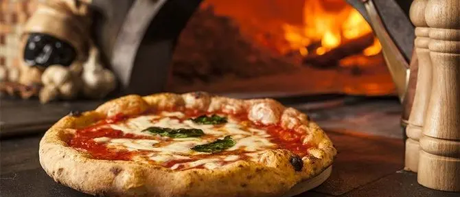 La pizza è il piatto che regala la felicità. Battuta anche la pasta