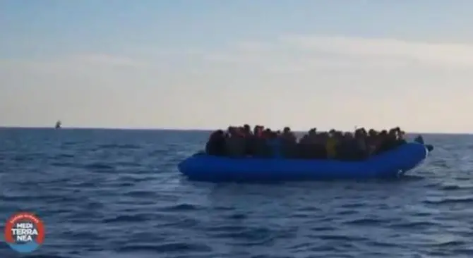 Ong soccorre 49 migranti e si dirige verso l'Italia. Salvini: «I porti rimangono chiusi»