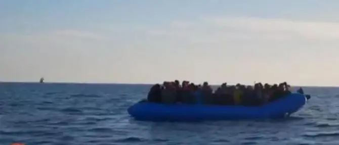 Ong soccorre 49 migranti e si dirige verso l'Italia. Salvini: «I porti rimangono chiusi»
