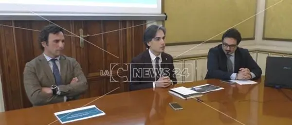 Politici e vip non pagano la spazzatura: scoperti a Reggio 1261 evasori