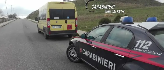 Lo scuolabus del Comune è senza assicurazione: scatta il sequestro