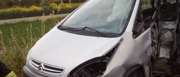 Violento incidente nella notte sull'ex Statale 106 a Villapiana, muore ventenne
