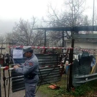 Longobucco, sequestrata officina abusiva adibita a discarica