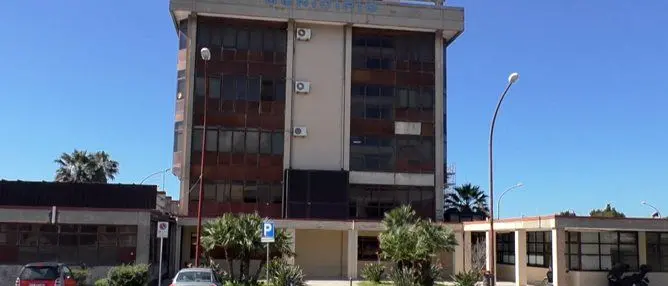 Clima surreale a Lamezia, senza sindaco né commissari