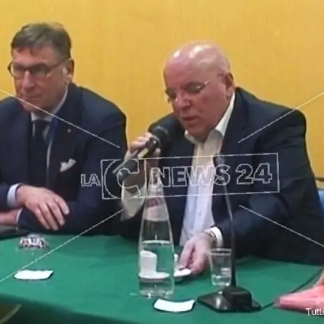 Abbandonati sulla Via della seta: Oliverio critica l'esclusione di Gioia