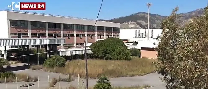 L'Officina di Saline Joniche ancora in vendita, asta aperta ma zero offerte