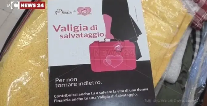 Reggio, arriva la “valigia salvataggio” per le donne vittime di violenza