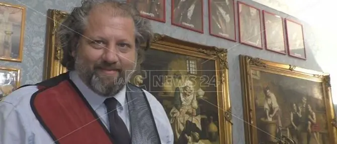 Armi antiche e moderne: è calabrese l'esperto conteso da musei e tribunali