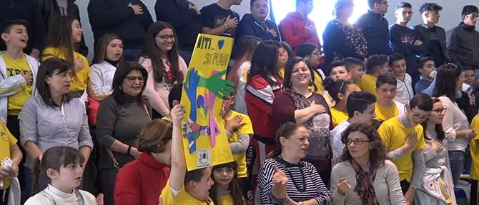 A Reggio Calabria 30 ore di nuoto solidale per i bimbi autistici