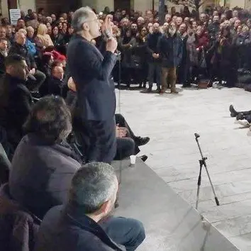 Lamezia, Mascaro in piazza: «L’11 aprile sarò di nuovo sindaco»