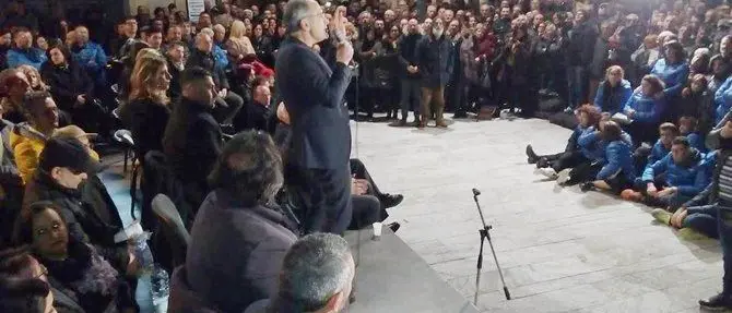 Lamezia, Mascaro in piazza: «L’11 aprile sarò di nuovo sindaco»
