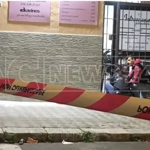 Bersagliato da decine di colpi d'arma da fuoco centro estetico appena inaugurato