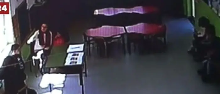 Maltrattamenti all'asilo, genitori in lacrime. L’insegnante indagata: «Sono serena»