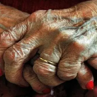 Anziani maltrattati in clinica: «Storia che lascia amarezza»