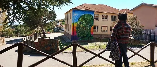 Il sogno del guerriero, a Riace un murales omaggia Mimmo Lucano