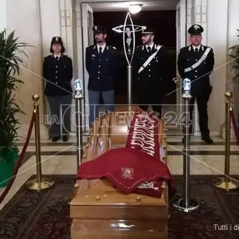 Commozione e lacrime per l’ultimo saluto a Giacomo Battaglia