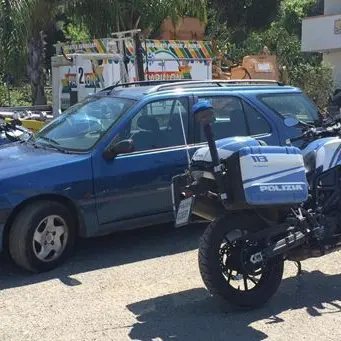Tamponano anziano e lo accusano per avere risarcimento, due arresti a Reggio