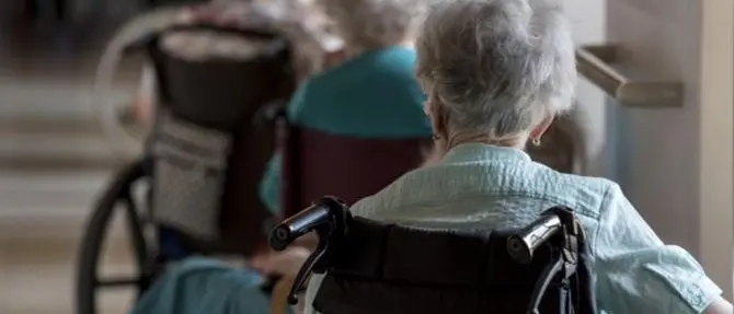 Maltrattamenti agli anziani, puntata speciale di Pubblica Piazza