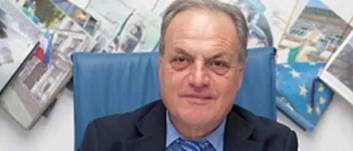 Arrestati il sindaco di Maierà e il figlio per bancarotta fraudolenta e autoriciclaggio