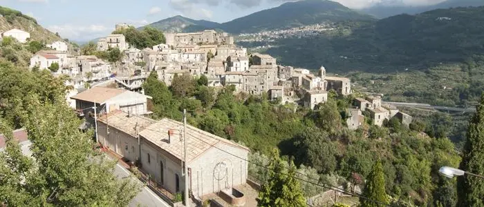 Un ponte collegherà il comune di Cleto con l'autostrada A2