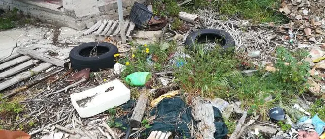 Tropea, il depuratore dismesso diventa una discarica: sequestrato