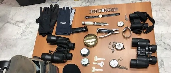 Reggio, sorpresi con attrezzi e refurtiva: espulsi tre georgiani