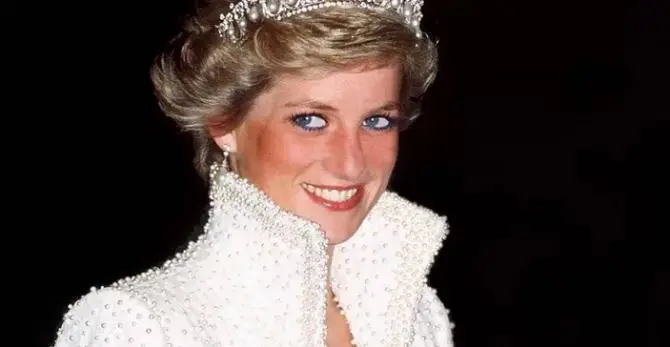 Lady Diana, il medico legale dopo 22 anni: «Ecco com’è morta la principessa»