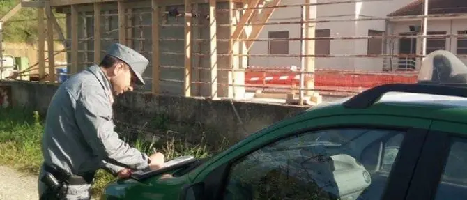 Luzzi, il Comune costruisce una fontana ma è abusiva