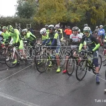 Il trofeo Città di Crotone sfida la pioggia e il freddo, successo per la manifestazione ciclistica