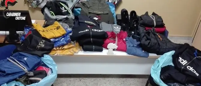 Tre arresti e una denuncia per ricettazione tra Cirò Marina e Isola Capo Rizzuto