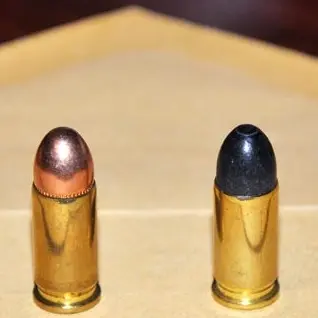 Proiettili e bottiglia incendiaria a dirigente comunale di Montepaone