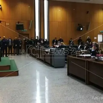 Berlusconi testimone a Reggio: «Mai avuto rapporti con Matacena»