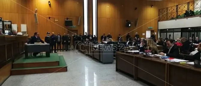 Berlusconi testimone a Reggio: «Mai avuto rapporti con Matacena»